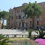 Sunny Beachside In Apartament *