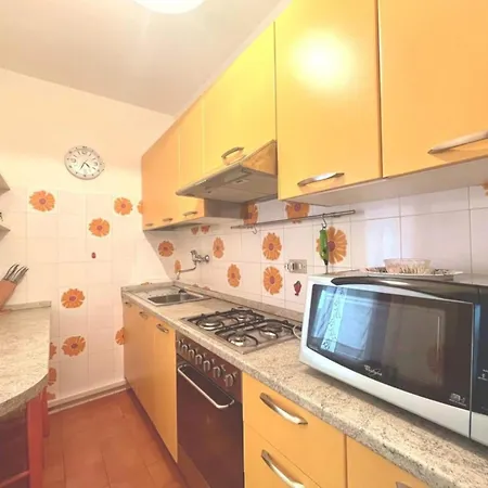 Sunny Beachside In Apartment Grado