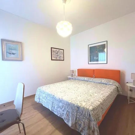 Apartment Sunny Beachside In